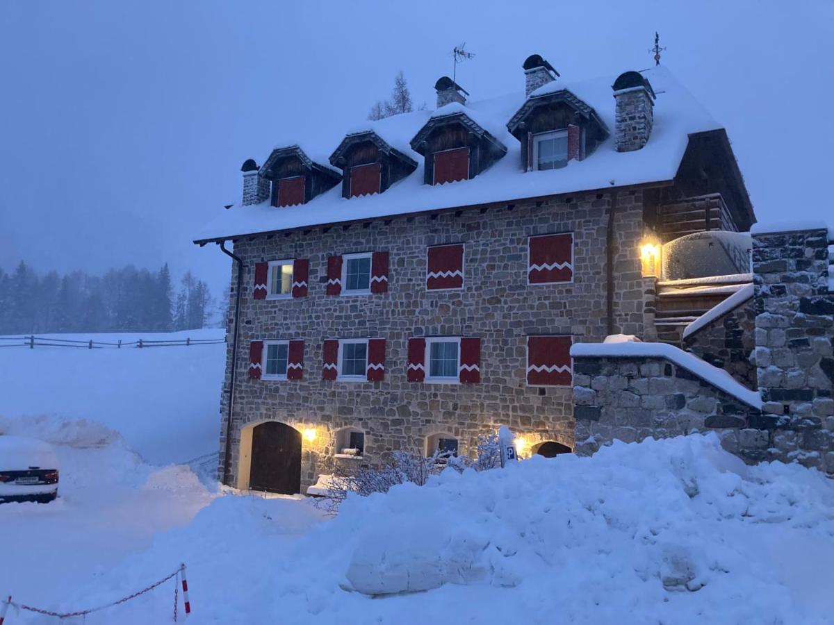 Renoviertes Apartment Mit Terrasse An Der Piste Mit Kostenlosen Wifi كاريزا آل لاغو المظهر الخارجي الصورة